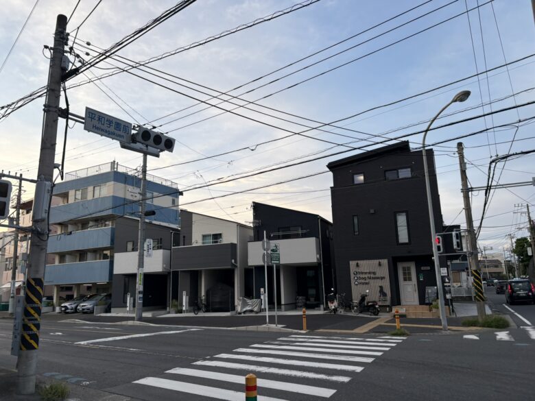 平和学園前交差点