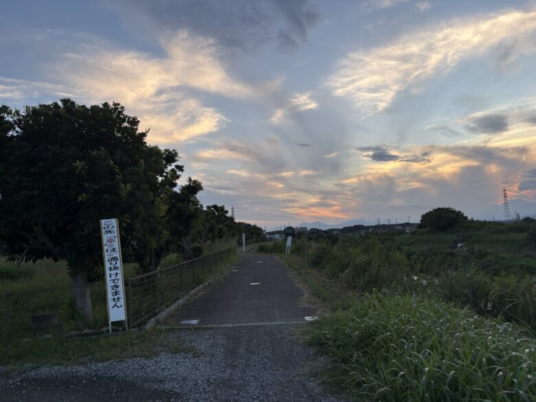 目久尻川沿い