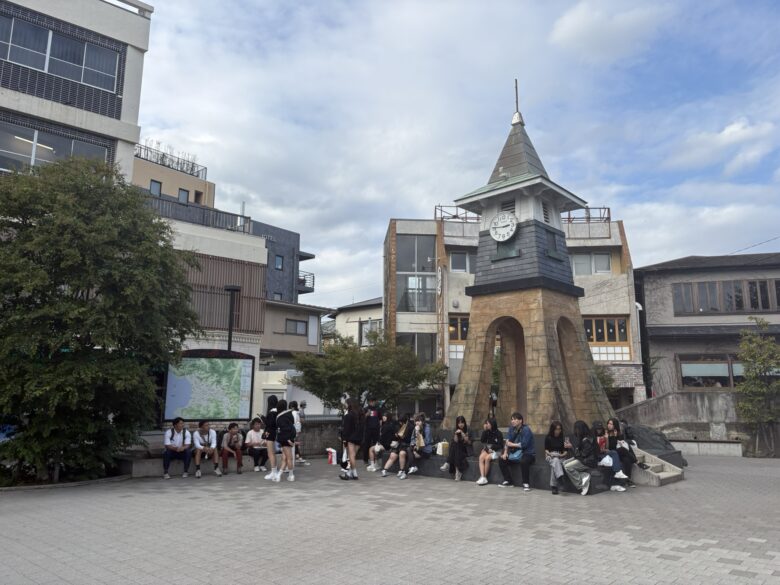 鎌倉駅西口駅前時計台広場