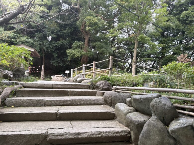縁結び石