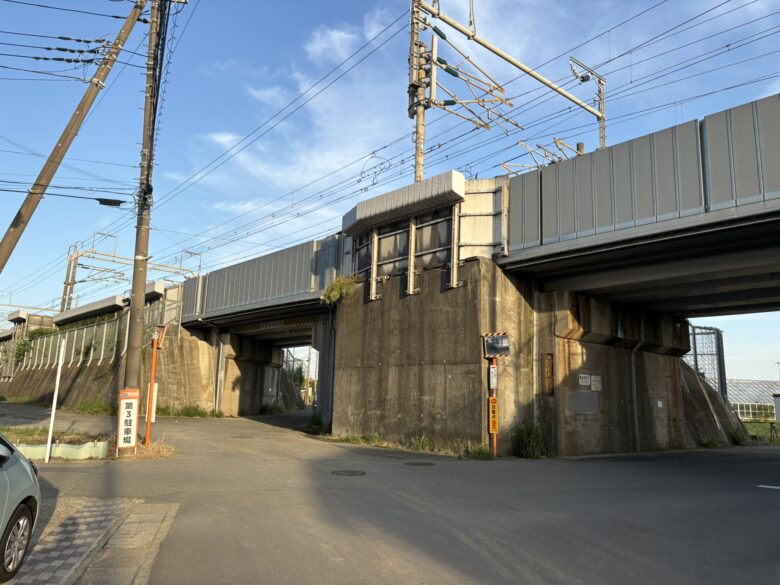東海道新幹線高架下